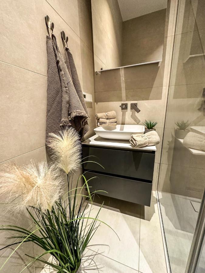 Riga Center - Quiet Studio - 5 Min To Old Town & Nflx Luaran gambar
